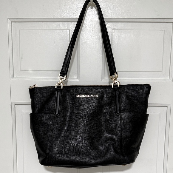 Michael Kors Handbags - Michael Kors Black Pebbled Leather Tote